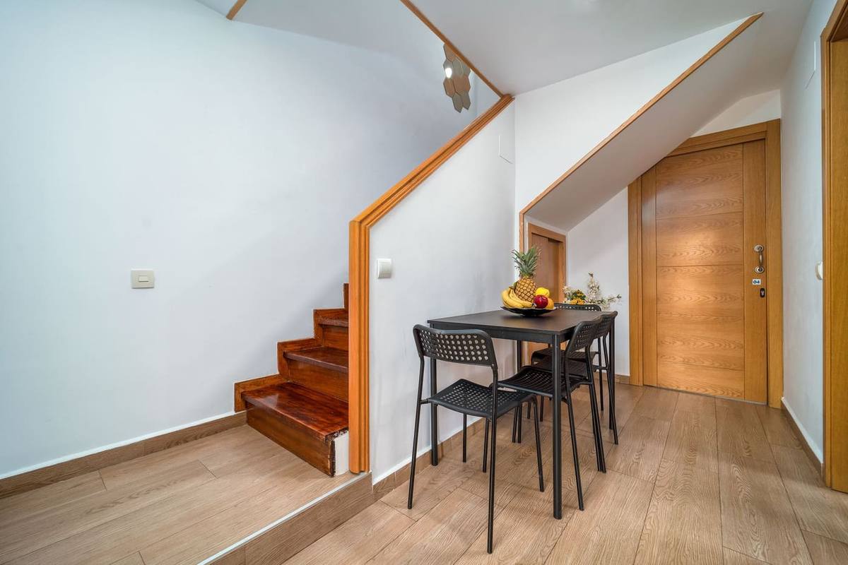 Escalier intérieur de duplex (photo d'illustration)