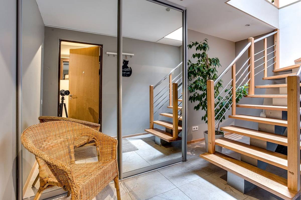 Escalier intérieur de duplex (photo d'illustration)